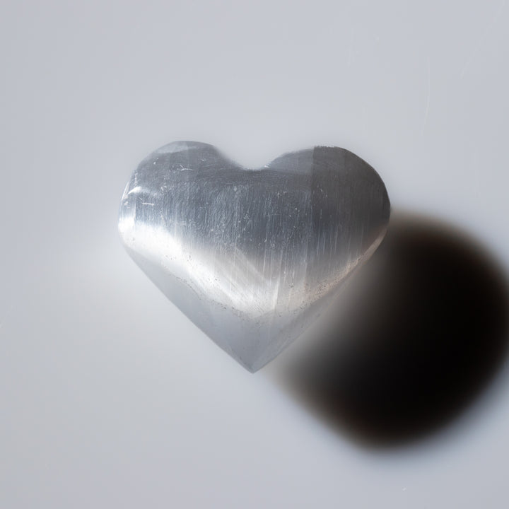 Corazón de selenita natural - Cristal de selenita de 5 cm - Piedra curativa purificadora y regeneradora