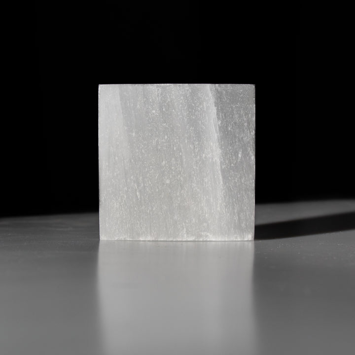 Placa de carga cuadrada de selenita natural - Cristal de selenita de 7,6 cm - Piedra curativa limpiadora y recargadora