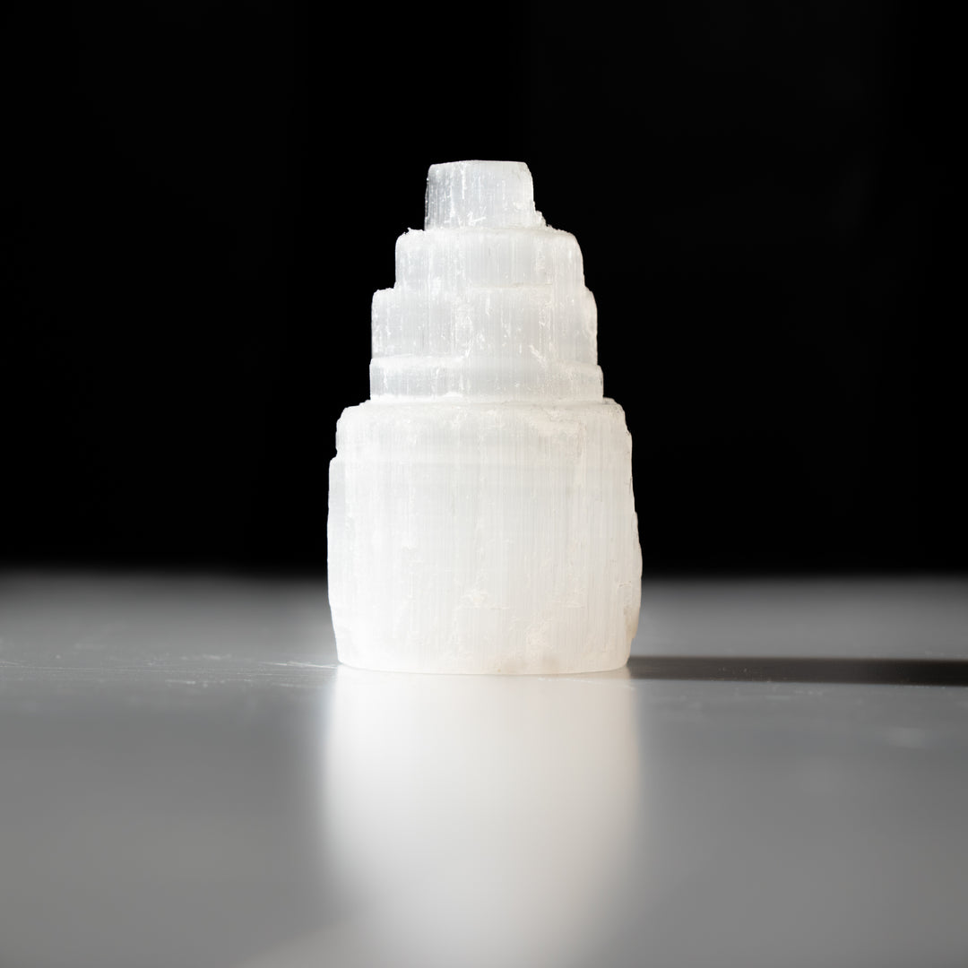 Tour de sélénite naturelle - Cristal de sélénite de 5 cm - Pierre de guérison purifiante et rechargée