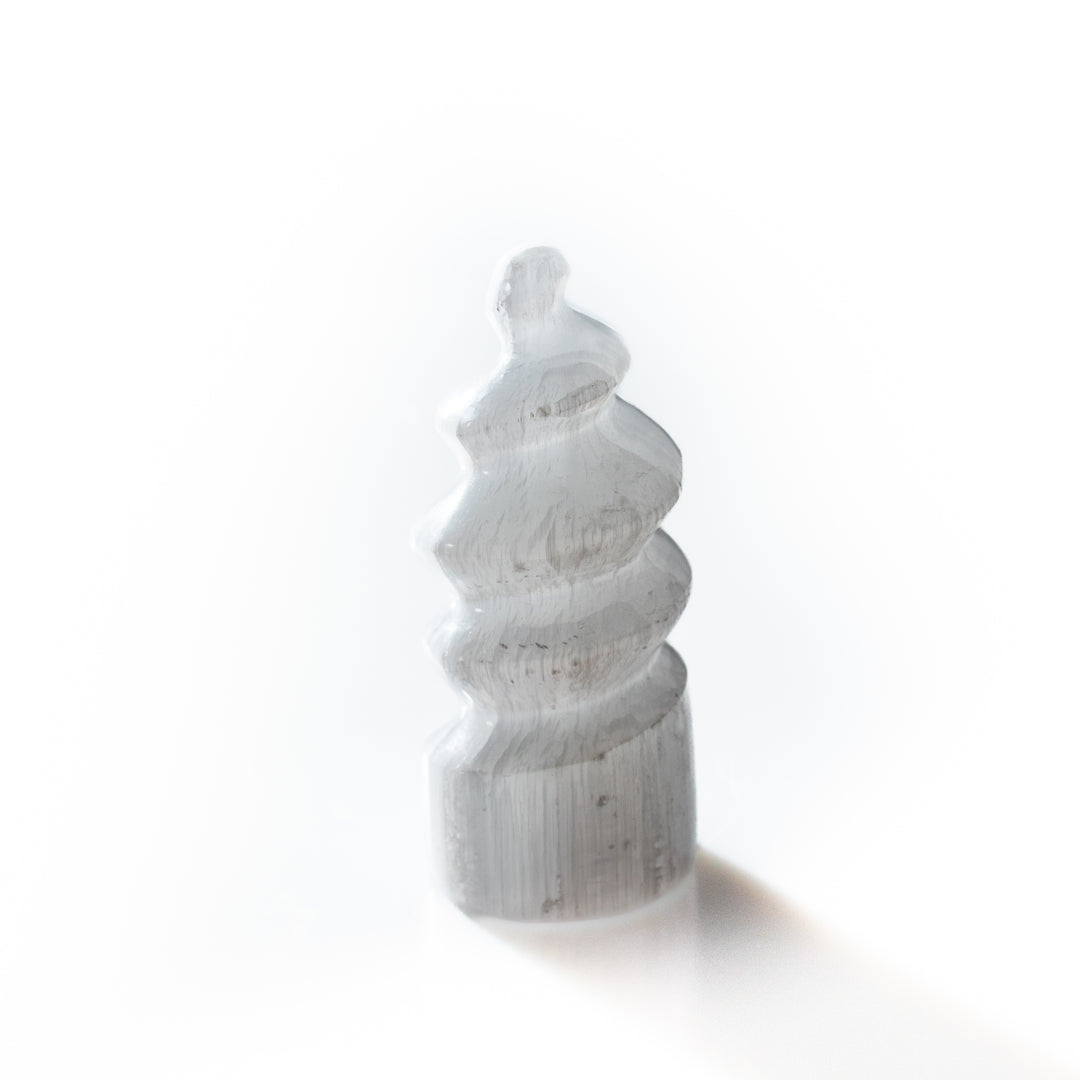 Tour spirale en sélénite naturelle - Cristal de sélénite de 10 cm - Pierre de guérison purifiante et rechargée