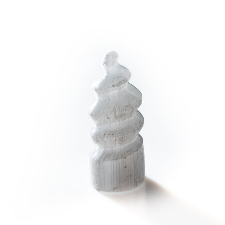 Tour spirale en sélénite naturelle - Cristal de sélénite de 10 cm - Pierre de guérison purifiante et rechargée