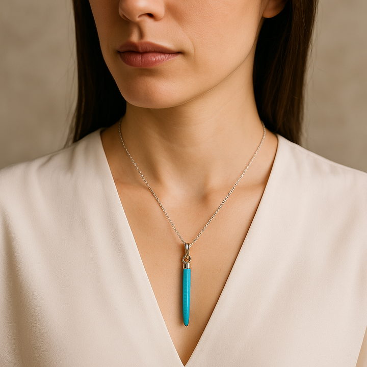 Collier avec pendentif flèche en howlite turquoise, fabriqué à la main - Une touche de spiritualité et de style