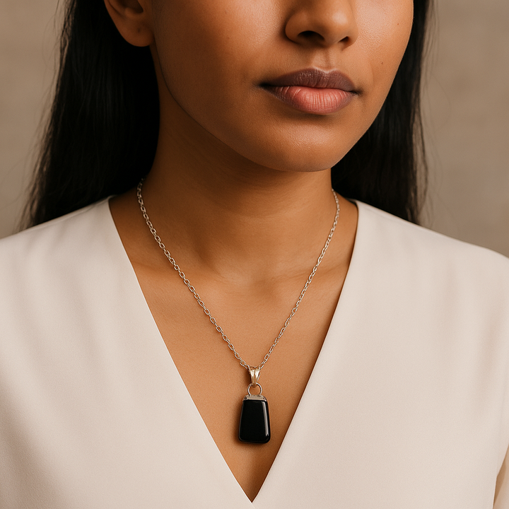 Collier pendentif en obsidienne naturelle fabriqué à la main