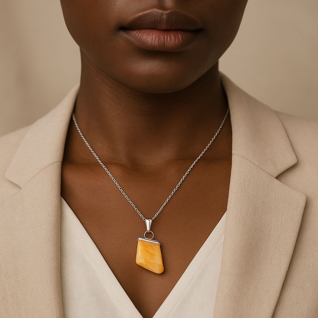 Collar con colgante de piedra lunar natural hecho a mano