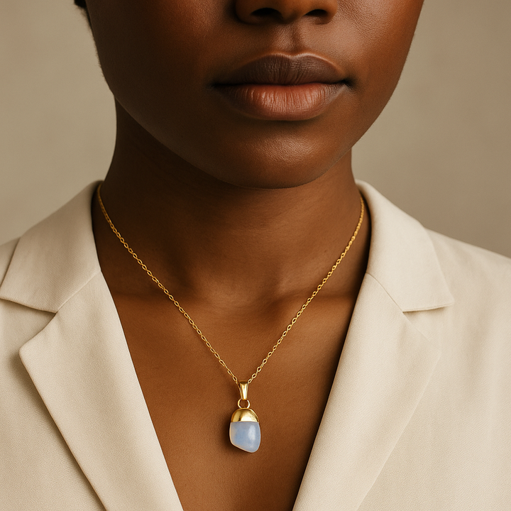Collier avec pendentif en pierre précieuse d'opalite naturelle fabriqué à la main