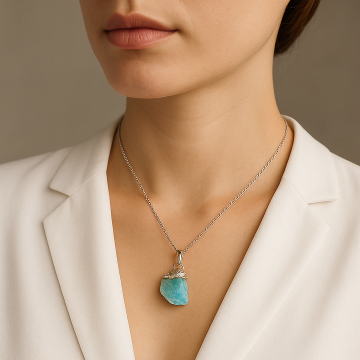 Collar con colgante de fluorita natural hecho a mano