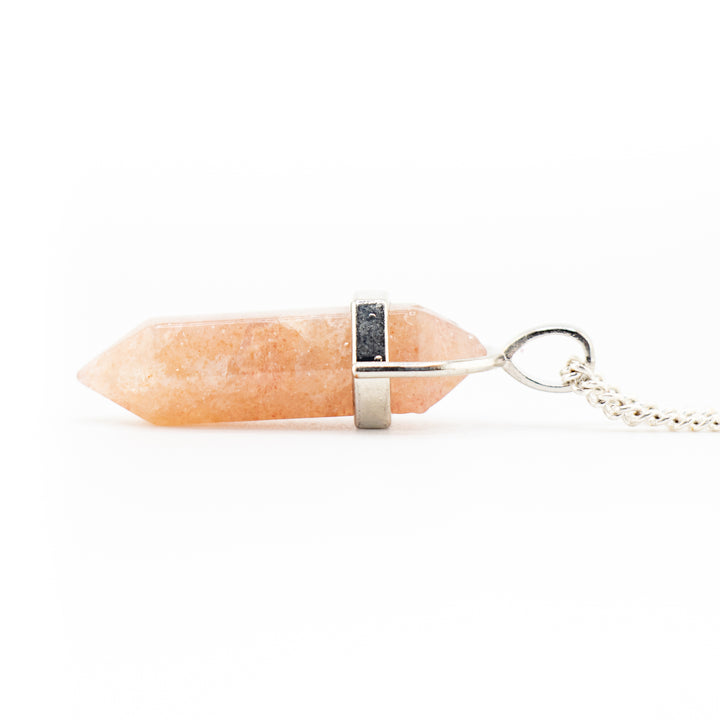 Collier pendentif en pointe de quartz fraise naturel fabriqué à la main