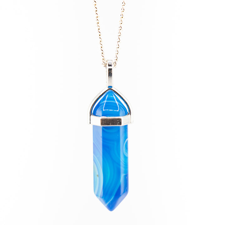 Collier pendentif en pointe d'agate bleue teinte à la main