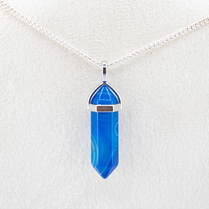 Collier pendentif en pointe d'agate bleue teinte à la main