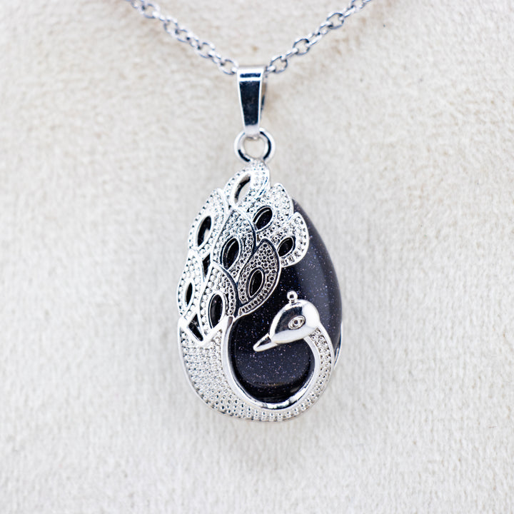Pendentif en forme de larme en or bleu synthétique fabriqué à la main - Collier en pierres précieuses à motif paon