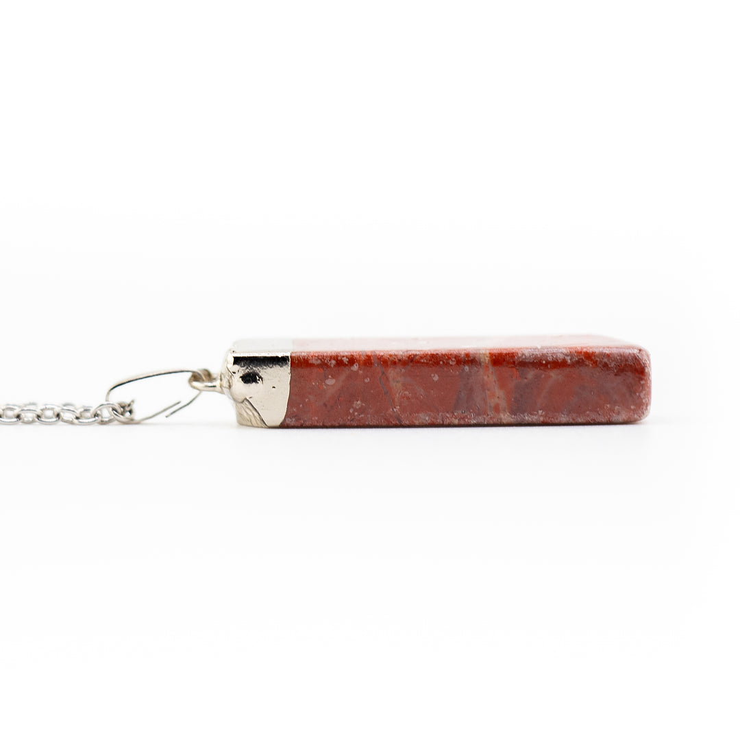 Collier avec pendentif en jaspe rouge naturel fait à la main