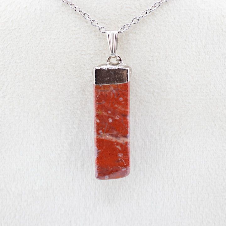 Collier avec pendentif en jaspe rouge naturel fait à la main