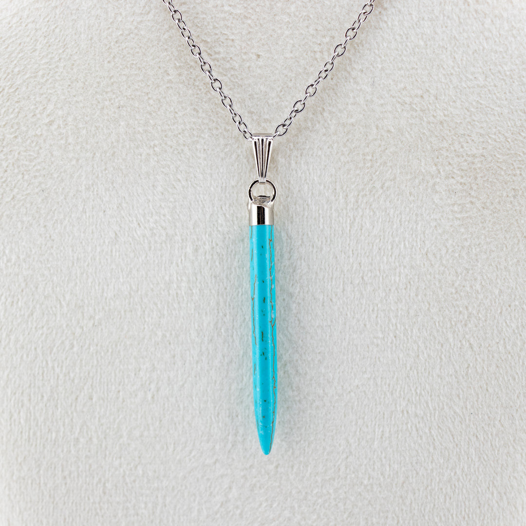 Collier avec pendentif flèche en howlite turquoise, fabriqué à la main - Une touche de spiritualité et de style