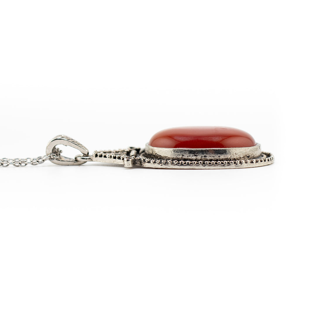 Collar con colgante de ágata roja natural: disfruta de la serenidad y el estilo