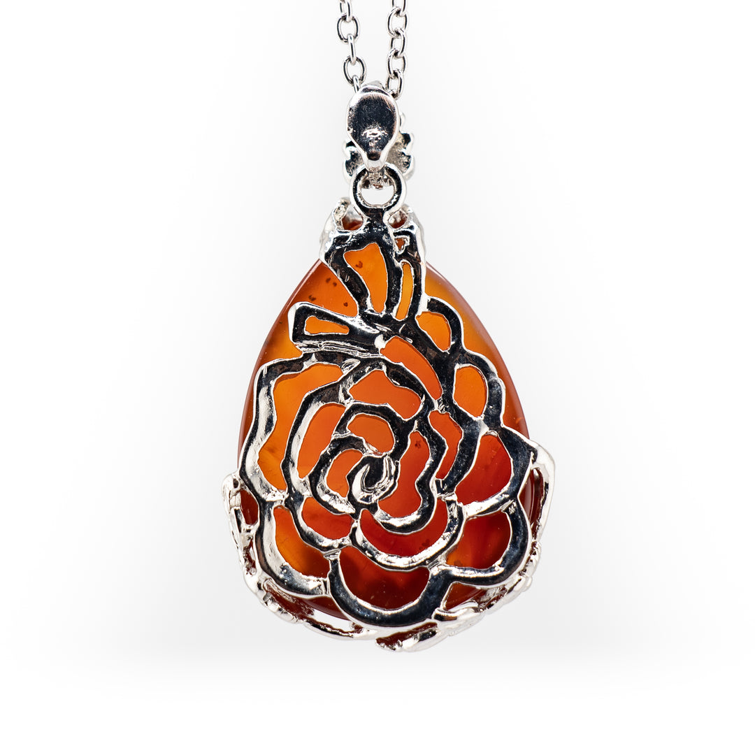 Collier avec pendentif en forme de larme d'agate rouge naturelle fabriqué à la main