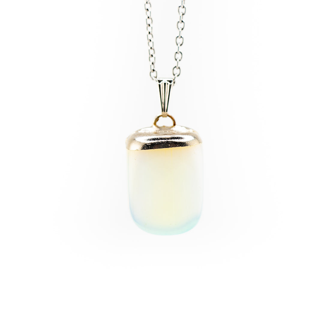 Collier avec pendentif en pierre précieuse d'opalite naturelle fabriqué à la main