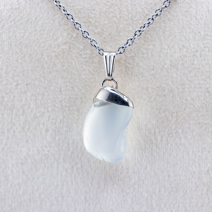 Collier avec pendentif en pierre précieuse d'opalite naturelle fabriqué à la main