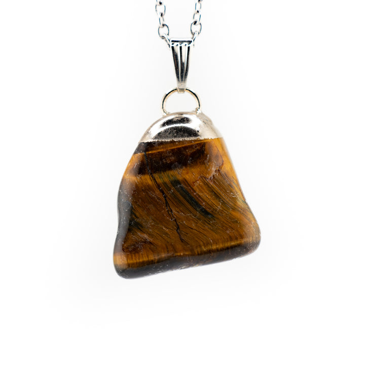 Collar con colgante de piedra preciosa de ojo de tigre de hierro natural hecho a mano