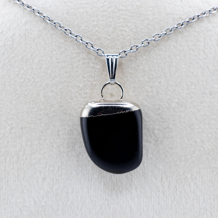 Collar con colgante de obsidiana natural hecho a mano