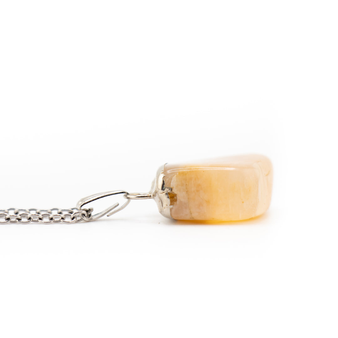 Collar con colgante de piedra lunar natural hecho a mano