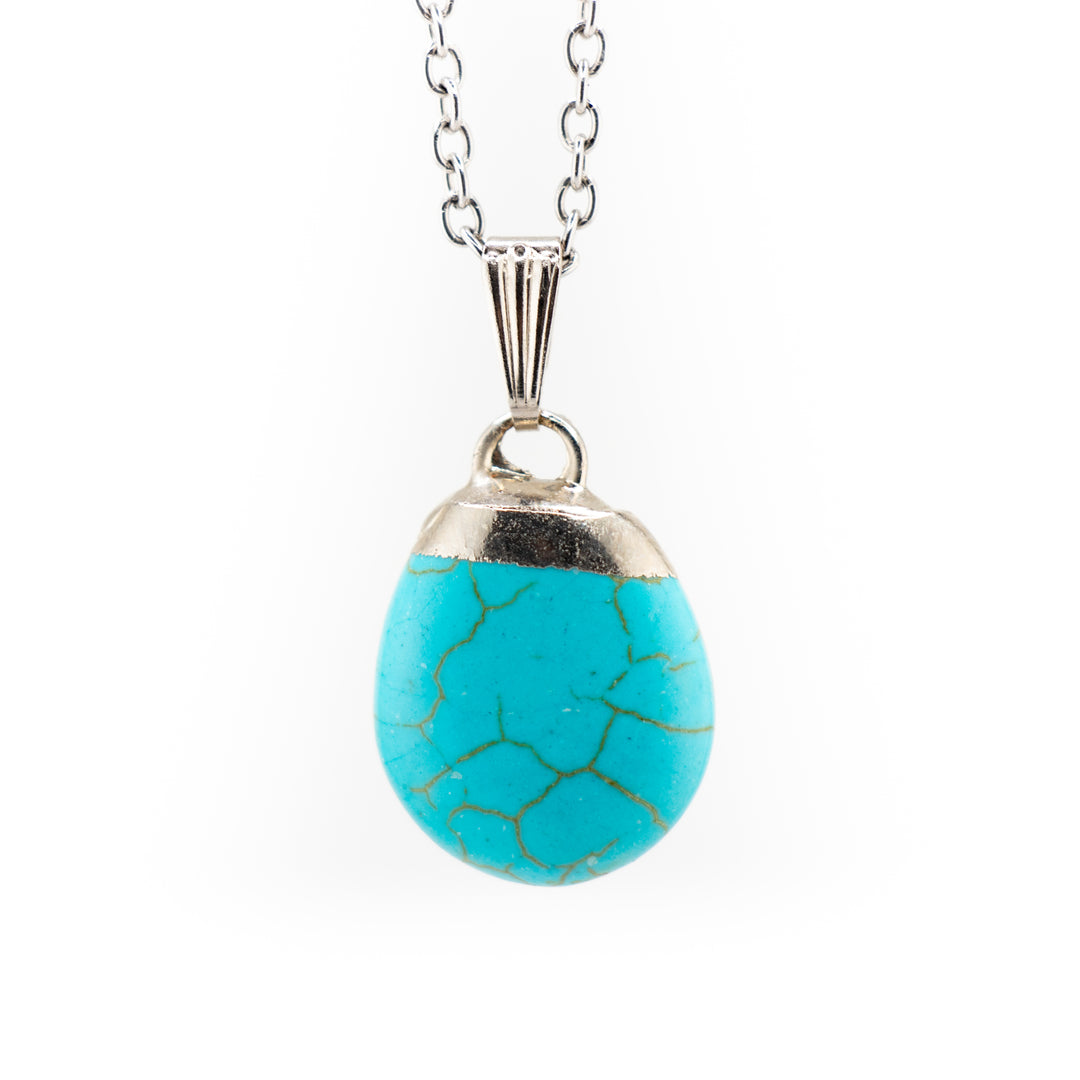 Collier avec pendentif en pierre précieuse howlite turquoise synthétique fabriqué à la main