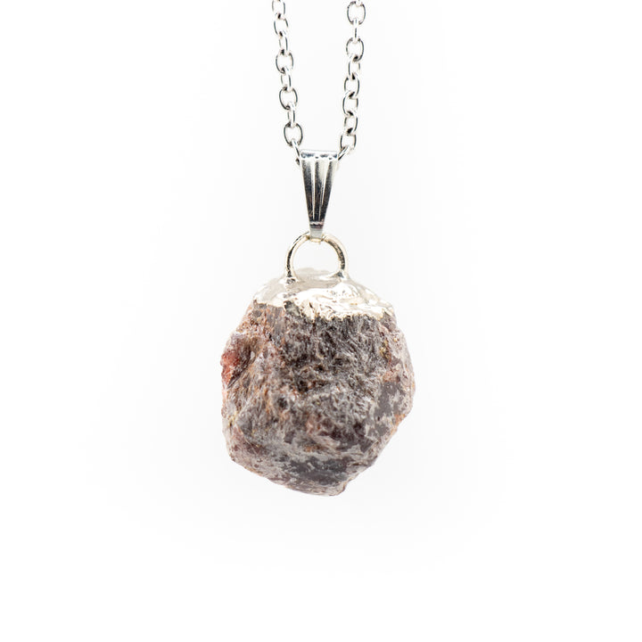 Collar con colgante de granate natural hecho a mano