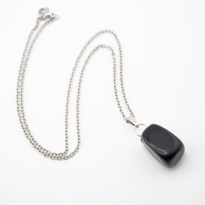 Collier pendentif en obsidienne naturelle fabriqué à la main