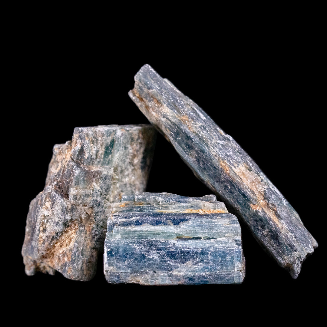 Cristaux bruts de cyanite océanique bleu-vert | Calme et clarté