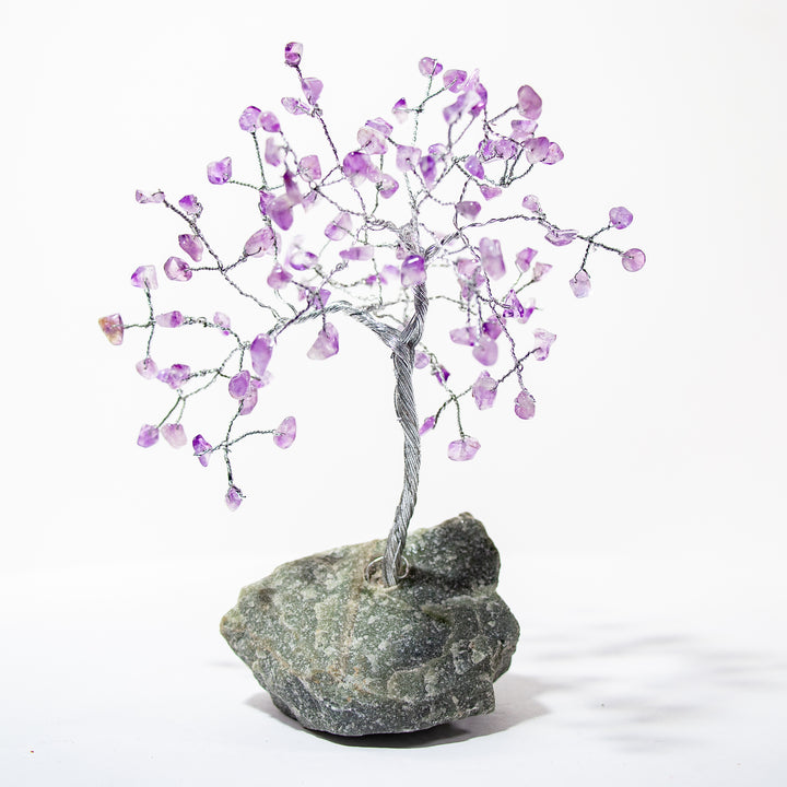 Árbol de piedras preciosas sobre base de piedra verde: decoración de cristal hecha a mano de 15 a 18 cm