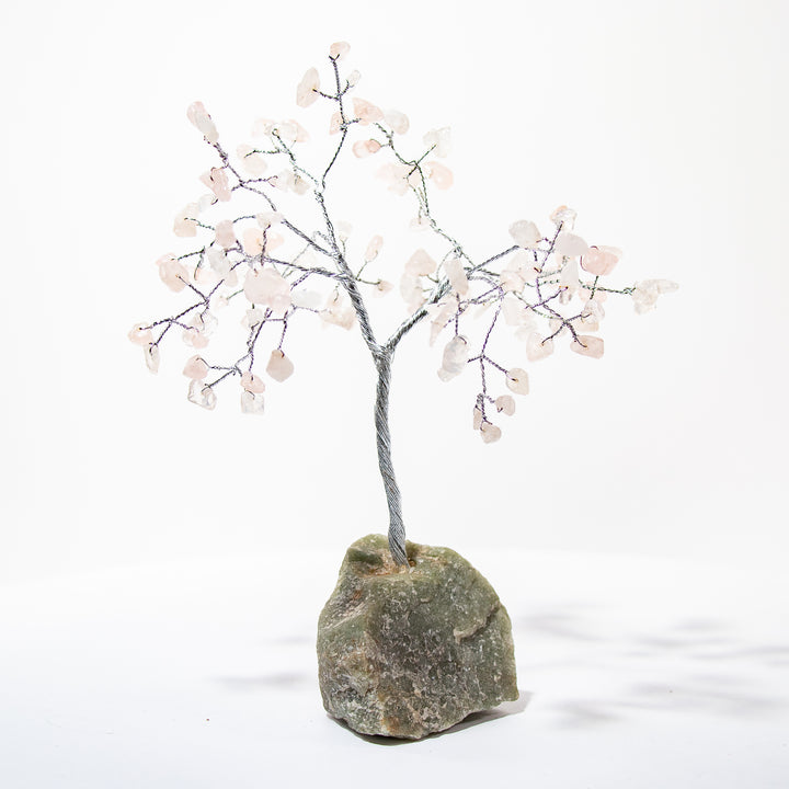 Árbol de piedras preciosas sobre base de piedra verde: decoración de cristal hecha a mano de 15 a 18 cm