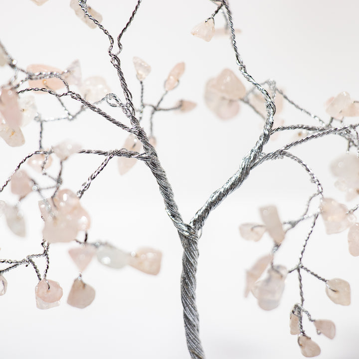 Árbol de piedras preciosas sobre base de piedra verde: decoración de cristal hecha a mano de 15 a 18 cm