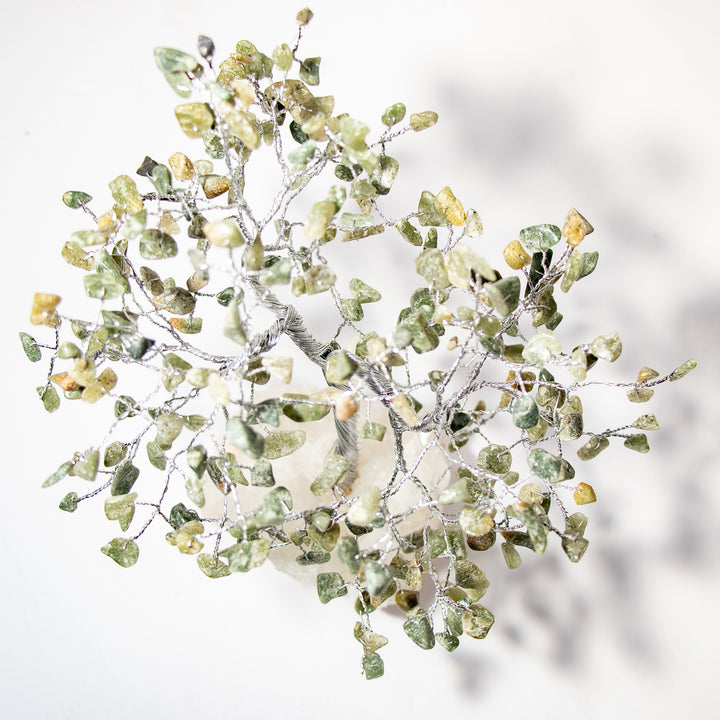 Árbol de piedras preciosas con base de zeolita – 18-20 cm