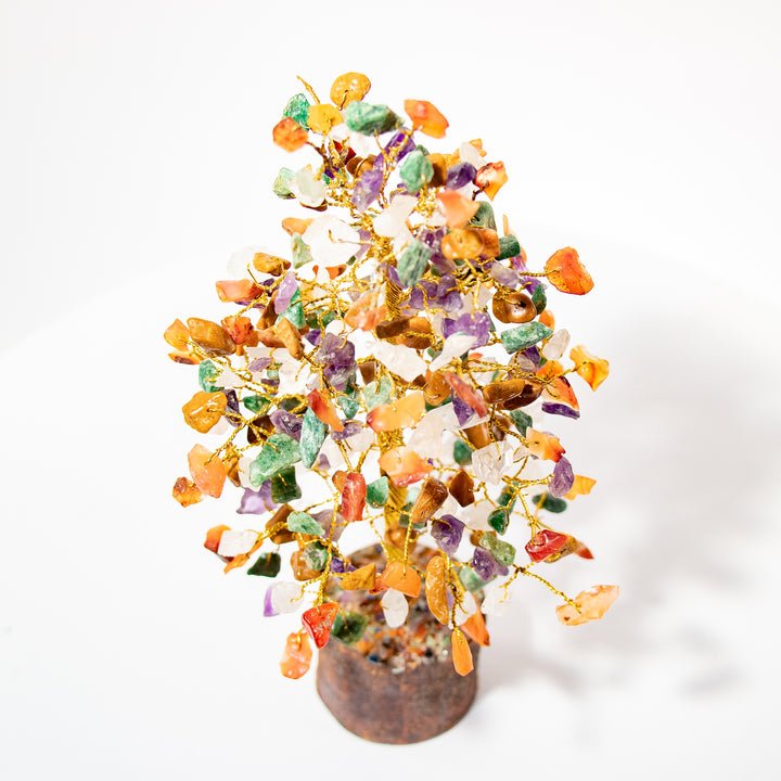 Árbol de piedras preciosas mixtas de 10" con base de madera