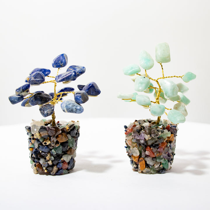 Árbol de sodalita con base de piedra natural (7,62–10,16 cm)