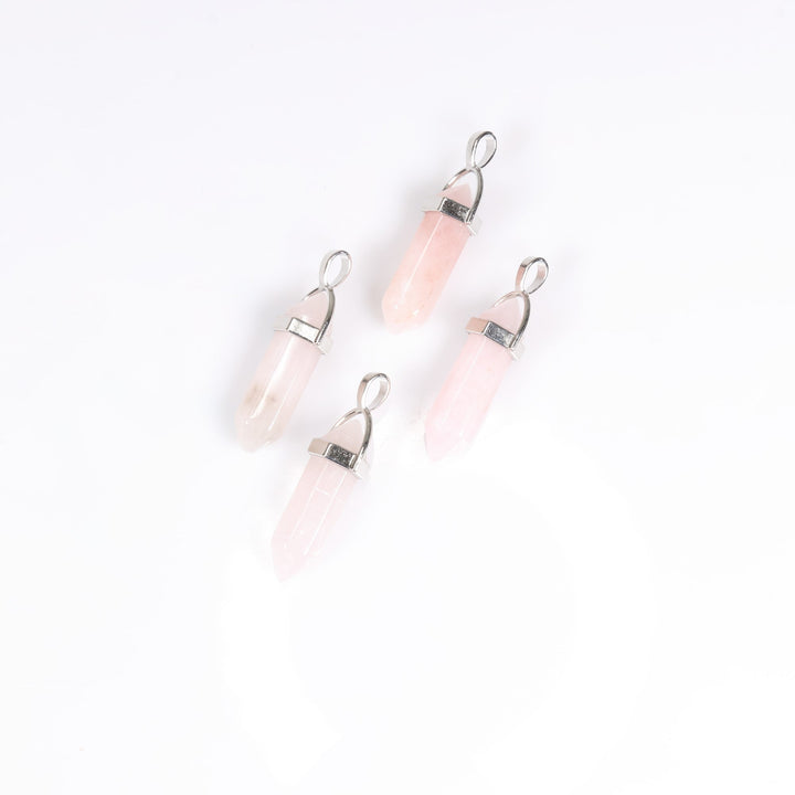 Collier avec pendentif en pointe de quartz rose naturel fabriqué à la main
