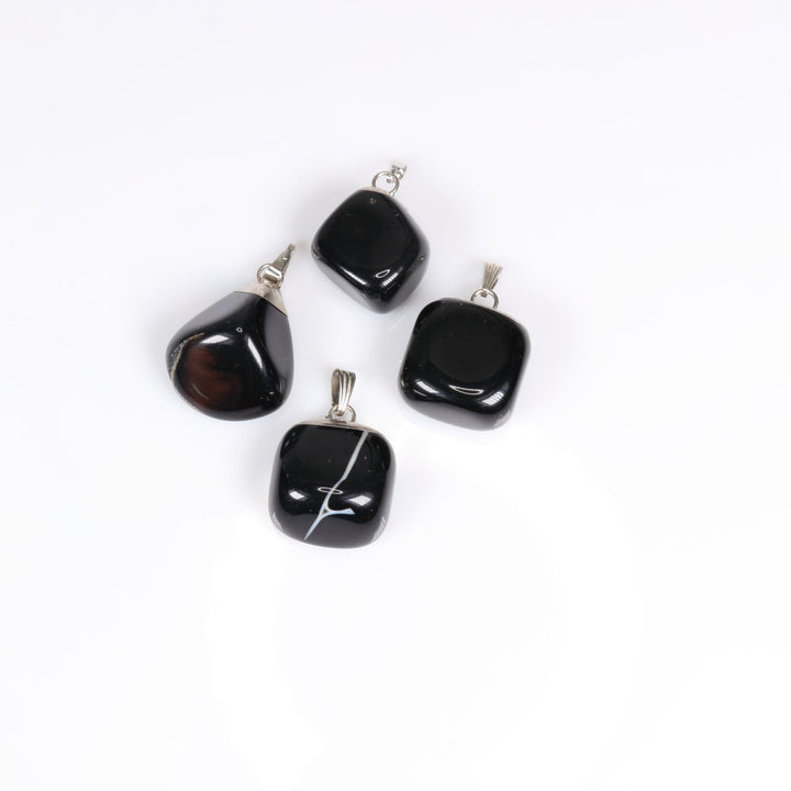 Collar con colgante de obsidiana natural hecho a mano