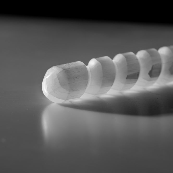 Baguette de massage en spirale de sélénite naturelle – Cristal de sélénite de 15 cm – Pierre de guérison nettoyante et rechargée