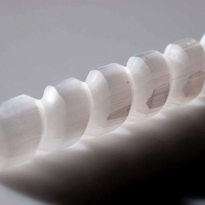 Baguette de massage en spirale de sélénite naturelle – Cristal de sélénite de 15 cm – Pierre de guérison nettoyante et rechargée