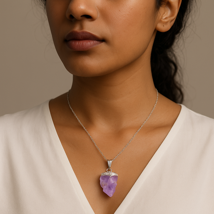 Collier avec pendentif en améthyste naturelle fabriqué à la main