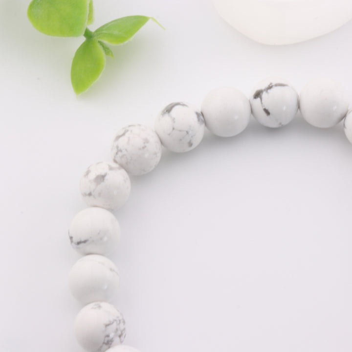 Natural White Howlite Bead Bracelet – Metal-Free 8mm Stone