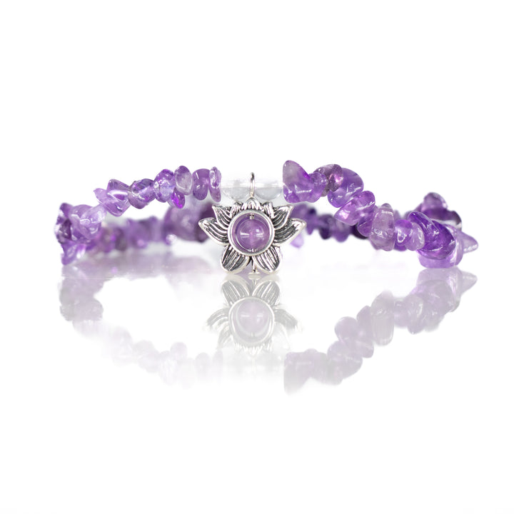 Natural Amethyst Chip Stone Bracelet with Lotus Charm – Metal-Free, 5-8mm