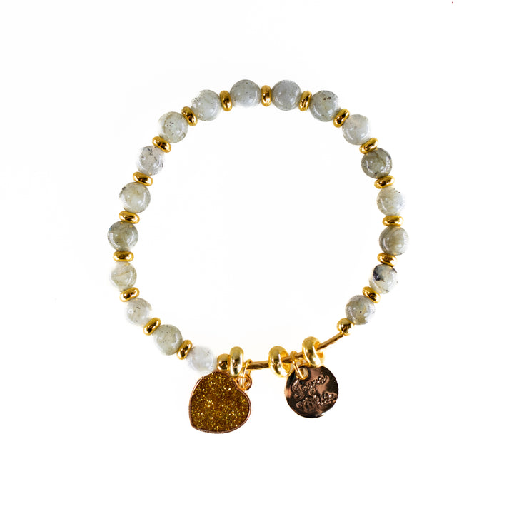 Natural Labradorite Heart Charm Bracelet – Captivating Gold Crystal Jewelry, 6mm Beads