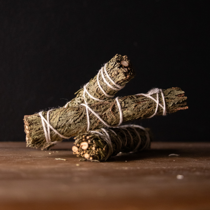 Cedar Smudge Stick – Purifying Bundle for Cleansing, Grounding & Protection