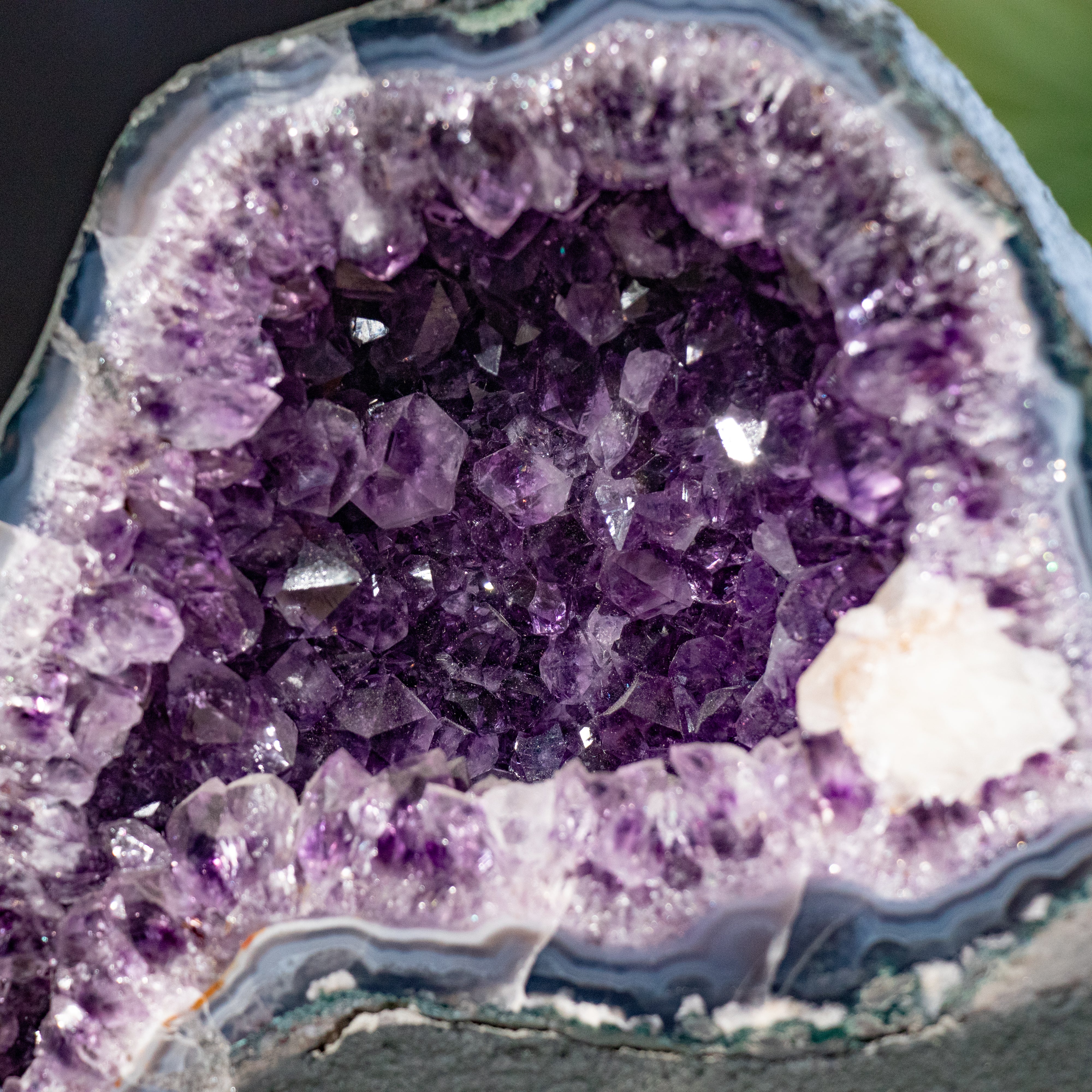Amethyst Cathedral – Stoneage Natural Rocks