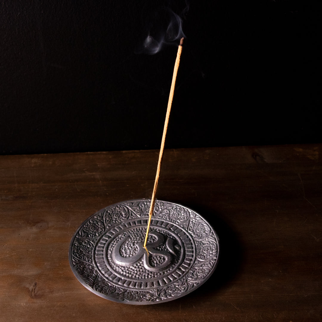 Metal Om Incense Holder – Round Silver-Tone Disk for Spiritual Rituals & Ash Catching