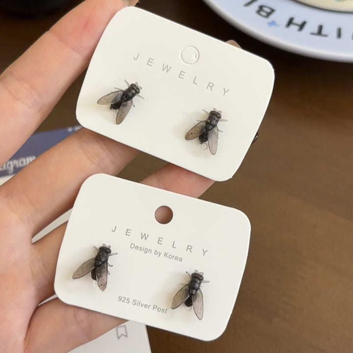 Halloween Fly Stud Earrings – Realistic Bug Earrings (1 Pair)