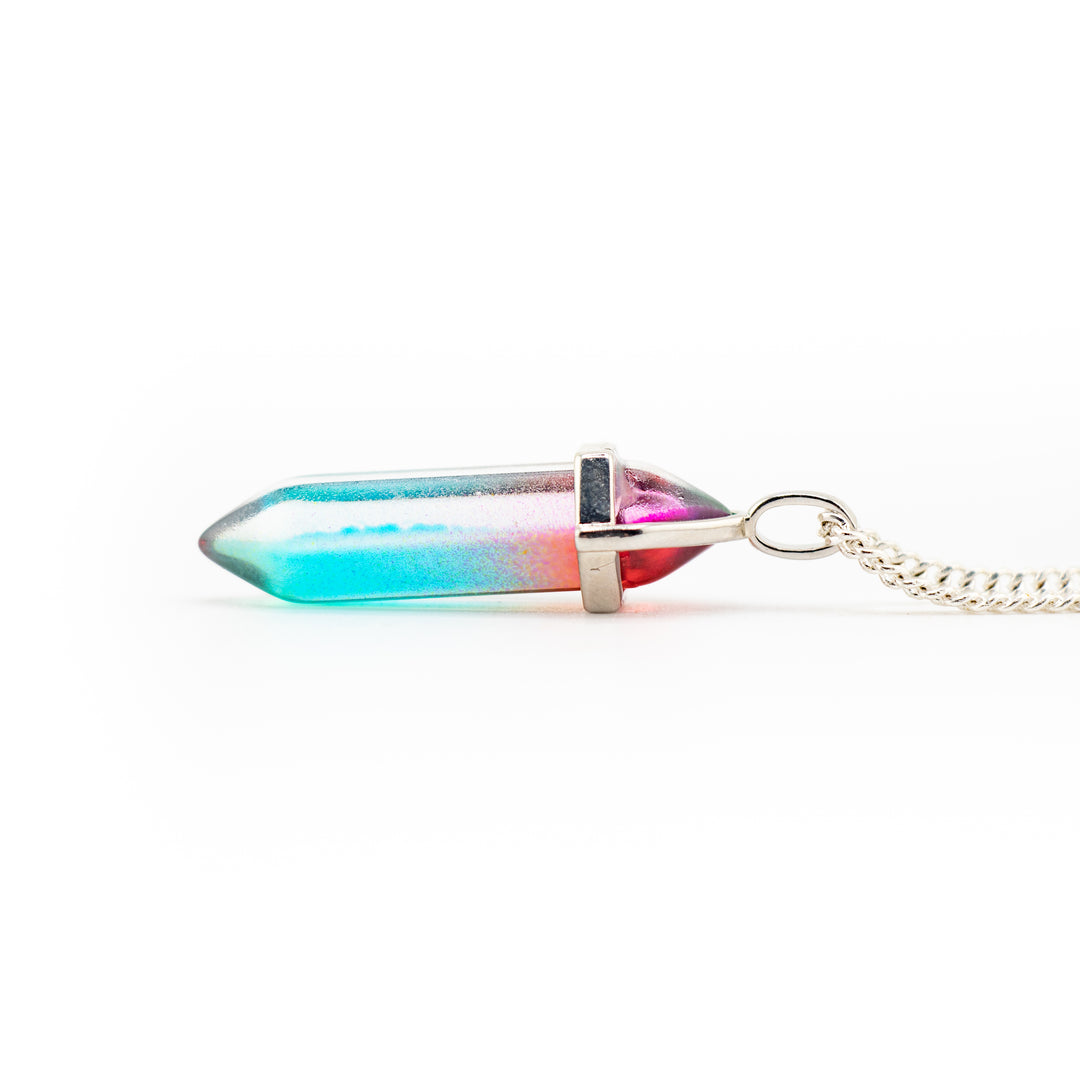 Collier pendentif en pointe de quartz Aura fabriqué à la main