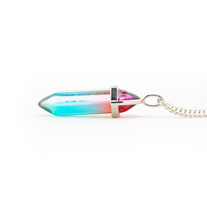 Collier pendentif en pointe de quartz Aura fabriqué à la main