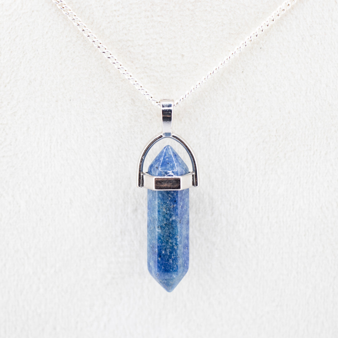 Collier pendentif en pointe d'aventurine bleue naturelle fabriqué à la main