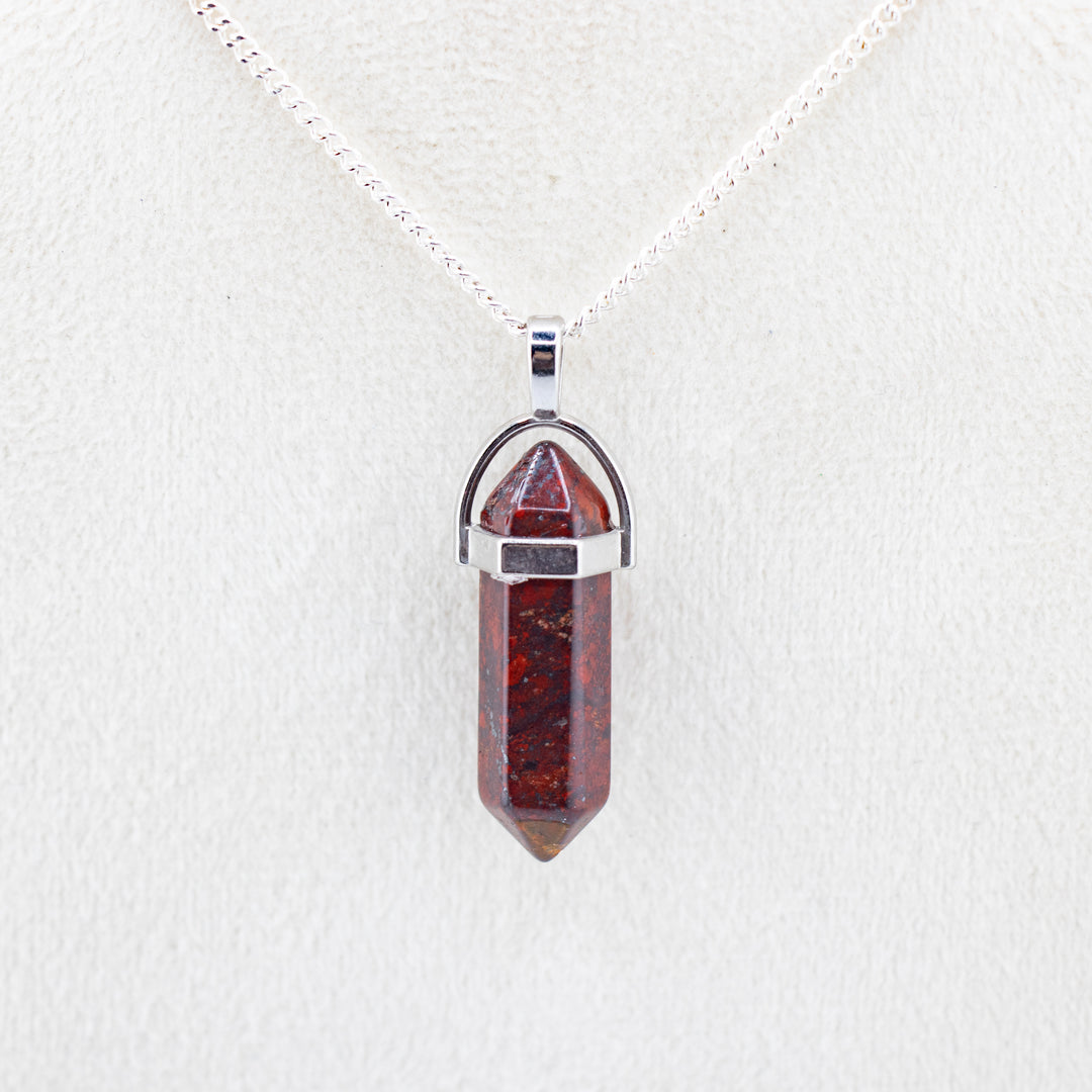 Collar con colgante de punta de piedra de sangre natural hecho a mano